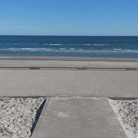 Cozy Beachside Condo With Pool View Corpus Christi Exterior foto