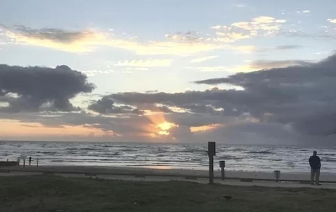 Cozy Beachside Condo With Pool View Corpus Christi Exterior foto