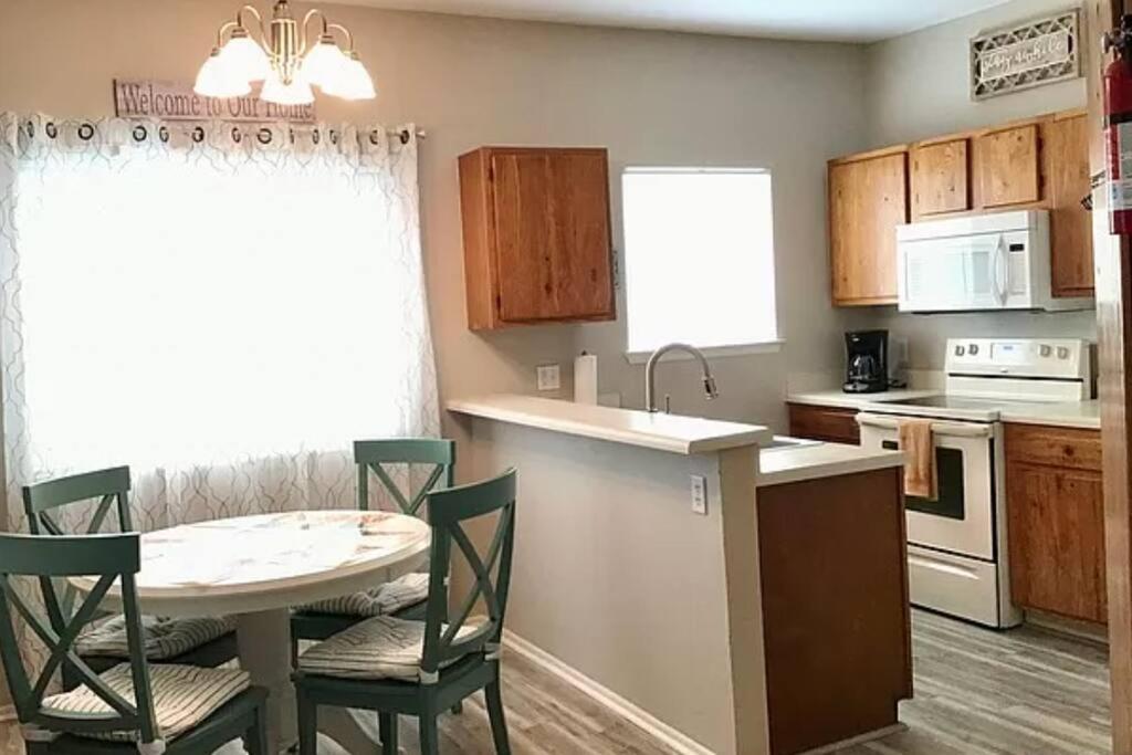 Cozy Beachside Condo With Pool View Corpus Christi Exterior foto
